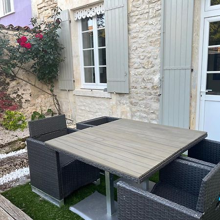 Charmante Charentaise Saint-Jean-d'Angely Exterior foto